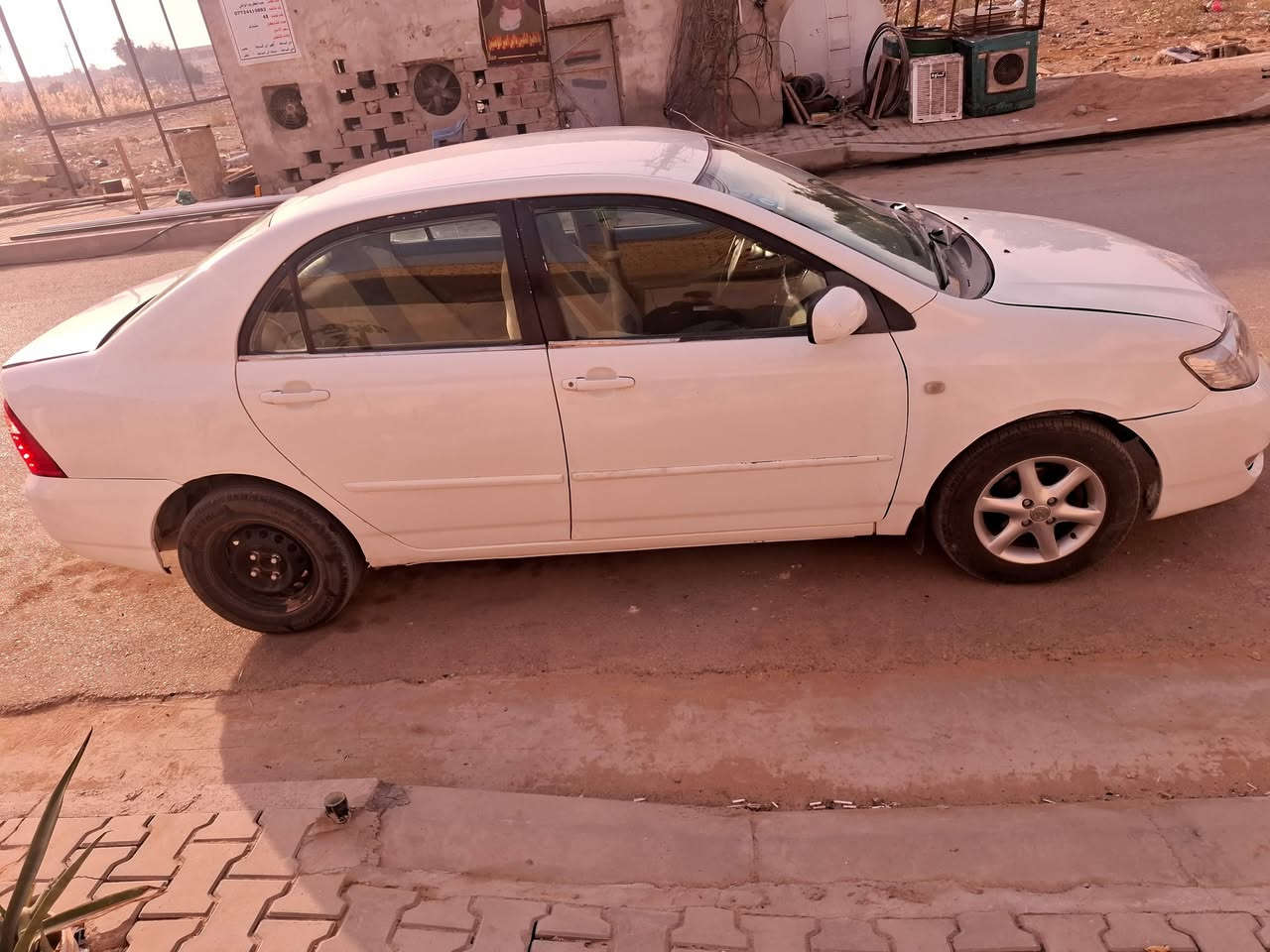 كورلا مديل 2006
كير محرك مكفلات بيها صبغ حزام حادث جاملغ السايق فقط 
شاشه كامره تخم تاير جديد محرك 1600 
مكان واسط كوت رقم *********** 
السعر 75 بيها مجال بسيط
