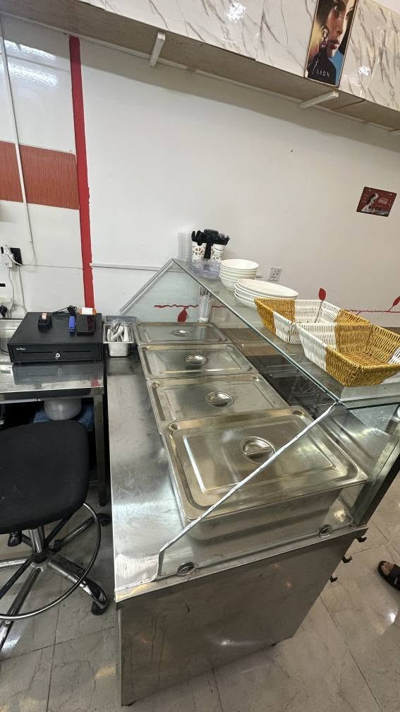 ⚡️ فرصة ذهبية للمستثمرين وأهل الاختصاص! ⚡️
للبيع مطعم جاهز وشغال (نقل ملكية كامل الاجازه والاوراق ) في موقع استراتيجي في [اهڤالان قرب جامع سيد طيب بين المناره وشارع 20]

✅ المواصفات:
المساحة: [30] متر مربع، تصميم عصري وديكور راقي.
التجهيزات: معدات مطبخ كاملة (ستيل، قلايه ، طباخات، ثلاجات، مايكرويف .كريل ) ماركات أصلية ونظيفة جداً.
الجاهزية: ديكور، إضاءة، تكييف، نظام صوتي، وكاميرات مراقبة،

💡 المميزات

المطعم يشتغل [اكلات شرقيه  ، وجبات سريعة] 
موقع سياحي/تجاري ممتاز وحركة مرور عالية.
إيجار مناسب جداً.
💰 السعر: [63ورقه ] قابل للتفاوض البسيط للشراي الجاد.
📞 للاستفسار والمعاينة: الاتصال على الرقم:  ***********] أو مراسلة الواتساب.
سبب البيع: [ عدم التفرغ لوجود وضيفه  ]

ملاحضه المطعم مجهز بكافه الادوات من السفريات والصحون والسكاكين  ودبات غاز( 2 ) وغيرها...وايضا المطعم مجهز بمنضومات اطفاء كامله أربيل, العراق
