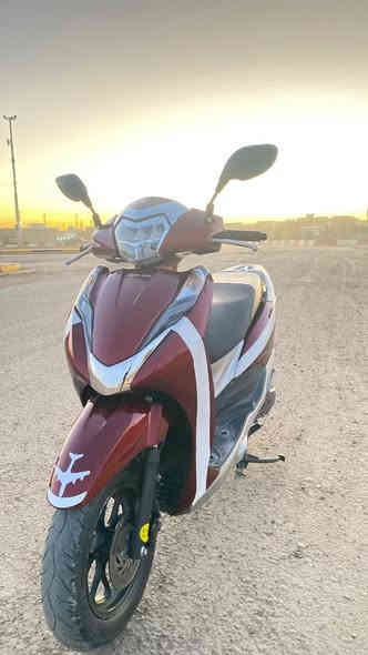 ليدي 2022 
سعه المحرك 125 سي سي مبرد بالهواء 
اصدر خاص ENANCED SMART POWER 
 ناقل حركة أتوماتيكي 
نظام حقن وقود PGM-FI نوزل 
نظام تبريد بالراديتر 
ويلكاب اسود طافي
نضام بريك (ABS) 
تحتووني على جكمجه مع  منفذ شحن 
حساس ازدحام 
تحتوي عل مريات(Tmmp)
نوع الإضاءة لد بالكامل 
تحتوي على لونين احمر مع سلفر  
نضافه 100٪؜ 
مختصر الدراجه نضيفه وجديده 
ما صار الها كم يوم من نزلت  
لاستفسار  
***********
***********

