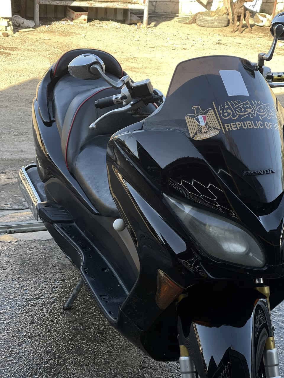 سلام عليكم فورزه صفر 8 كرستال للبيع
كير شغال 7 كير 4 تحويلات دراجه خير من الله مناقصها شي 
مال جناي مكينه وكير خير من الله تجي وتفحص بيدك وناضفه الدراجه شوفت عينك نضيفه بشكل وعليها طبقه مال نانو 
رايدها ب (950) وبيها مجال بسيط مكان الدراجه بغداد الوزيرية قرب مستشفى السفير مكلف ب نشر واي استفسار موجود ع خاص وهذا رقم صاحب الدراجه(***********)
