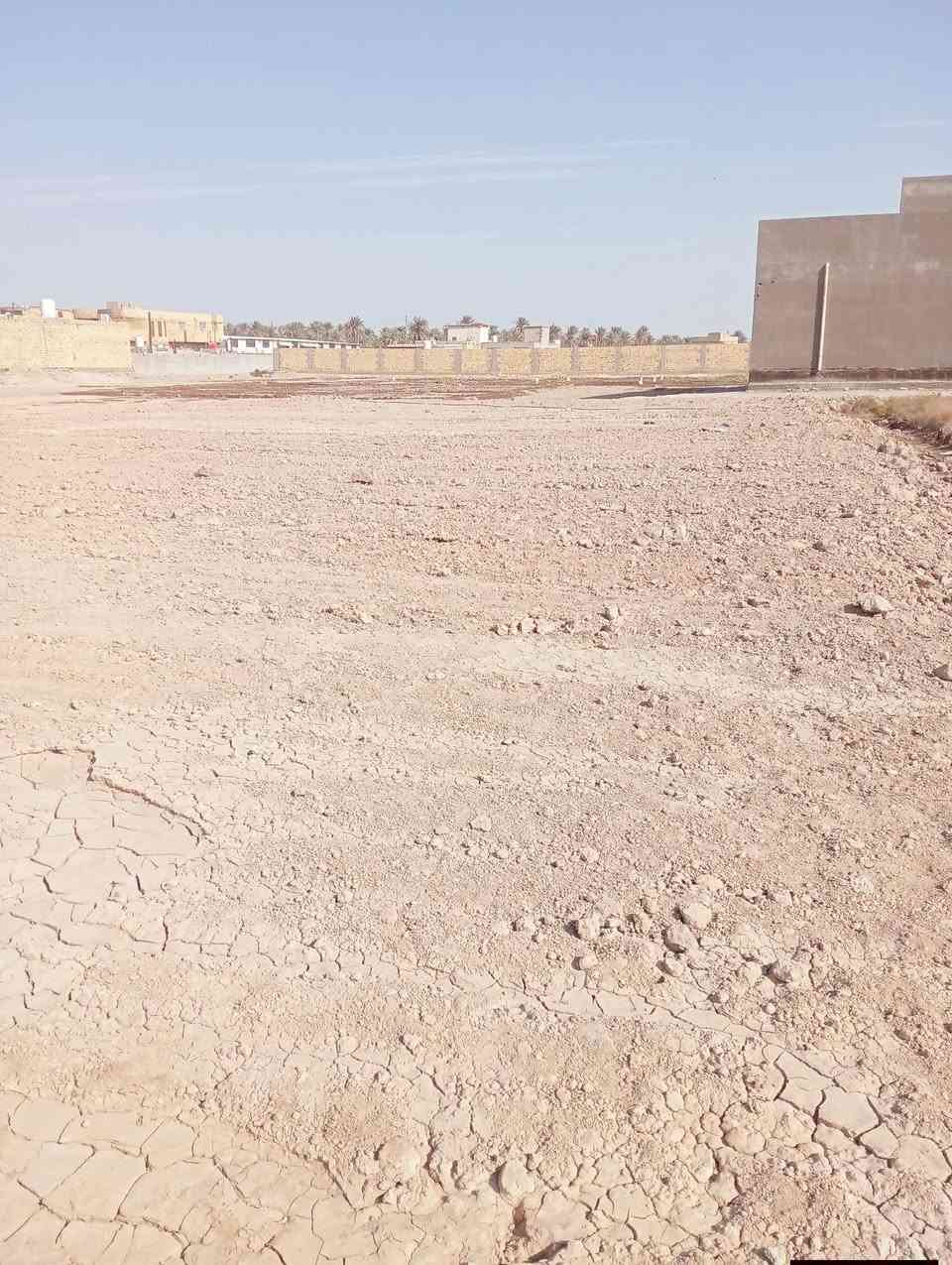 السلام عليكم اخوان قطعة زراعي للبيع المساحه 400 خدمات كامله العنوان قرب سيطره البوعظم على طريق المشايه الاستفسار على الرقم *********** او واتساب
