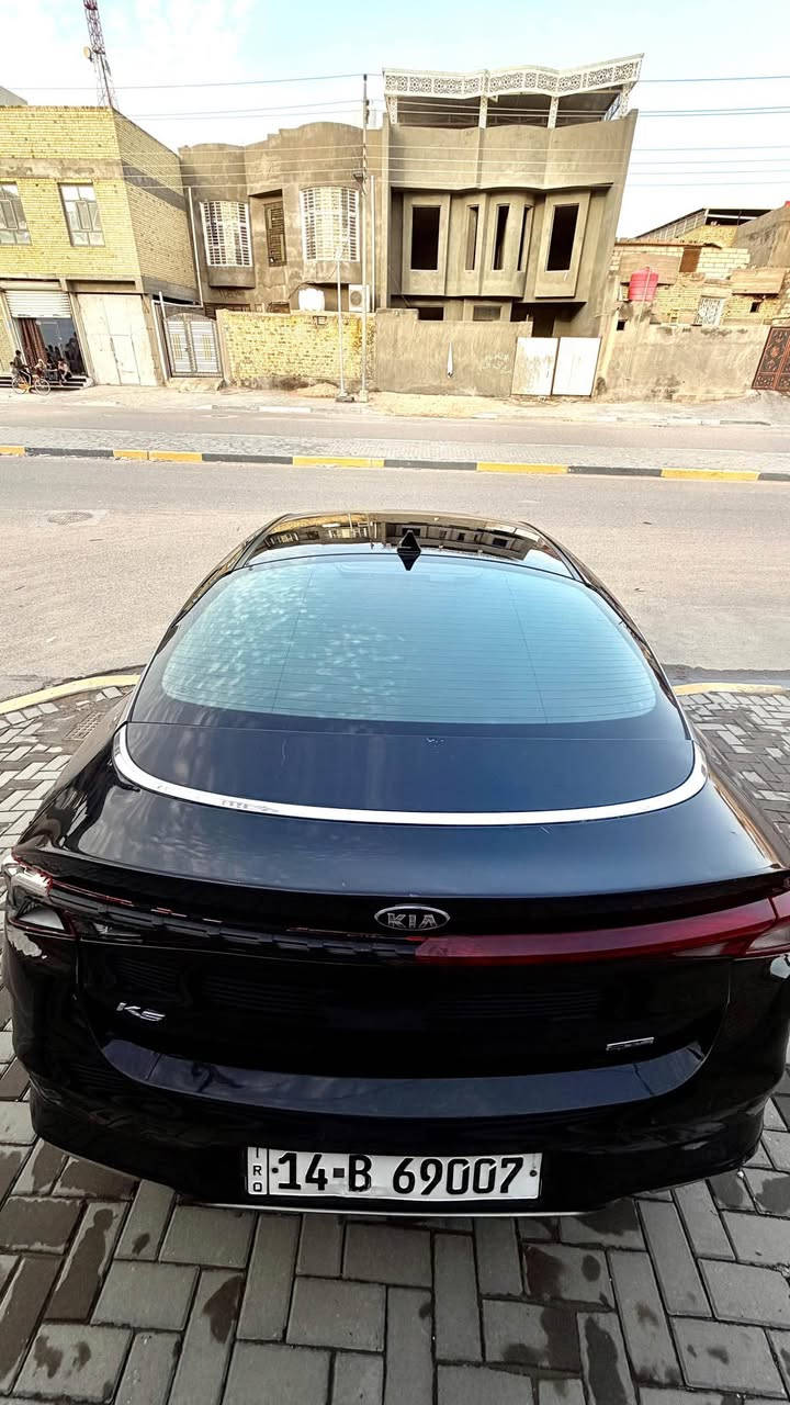 السيارة K5 وارد امريكي مواصفات GT-Line الضرر خلفي
محرك 1600 تيربو ماشيه 72 الف كيلو
بجم كبس 
كير محرك مكفولات
تبريد ثلج على البلاد
مواصفات بصمه تشغيل
تشغيل عن بعد
رادارات نقطه عمياء
رادار امامي 
توقف ذاتي 
كاميرا خلفية
كشنات جلد GT-Line
قماره حديد
لايتات 3 عدسات LED
تحكم ستيرن 
مثبت سرعة وقيادة ذاتية 
شاشة جبيرة 
وباقي المواصفات المعروفه
الضرر: الصندوق الخلفي ( تبديل نفس اللون ) وخشم الجاملغ الخلفي 
بيها مكان بارد الباب خلف السائق
السيارة بدون ايرباك بدون دواخل بدون قطرة صبغ
رقم بصرة حرة باسمي تحويل مباشر 
السياره رقم بصرة بأسمي
السعر 148 وبيها مجال 
المكان: البصرة ياسين خريبط
للاتصال *********** البصرة, العراق
