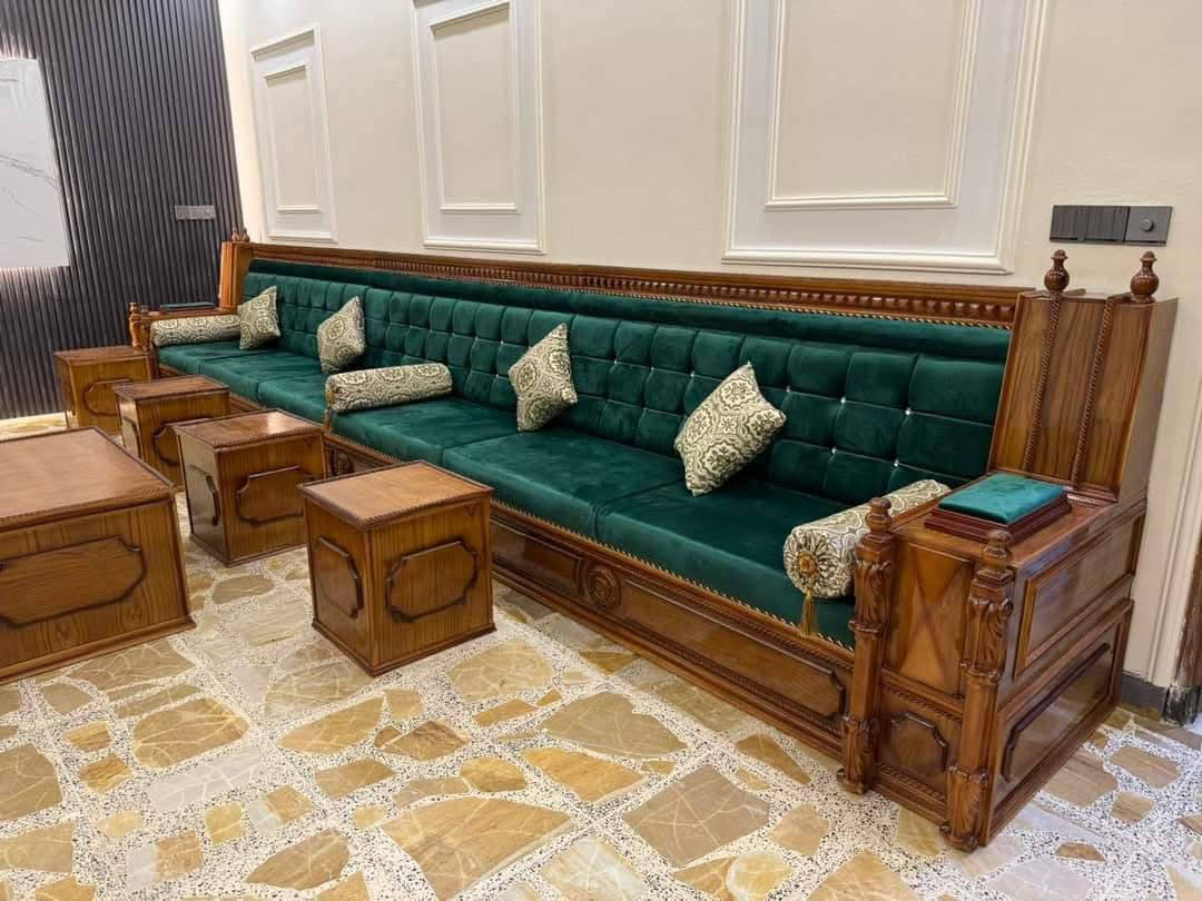 سلام عليكم
معرض مودرن للاثاث الحديث 

متوفر عمل غرف النوم 
مطابخ 
تخم ملكي 
ديكورات 

العمل بأيادي مصريه مختصه بالاثاث الحديث 
عنوان المعرض 
ناصريه حي سومر  

للاستفسار دايركت


**إذا كنت صاحب هذا الإعلان وتريد حذفه لأي سبب، رجاءا أرسل رسالة إلى الدعم الفني**