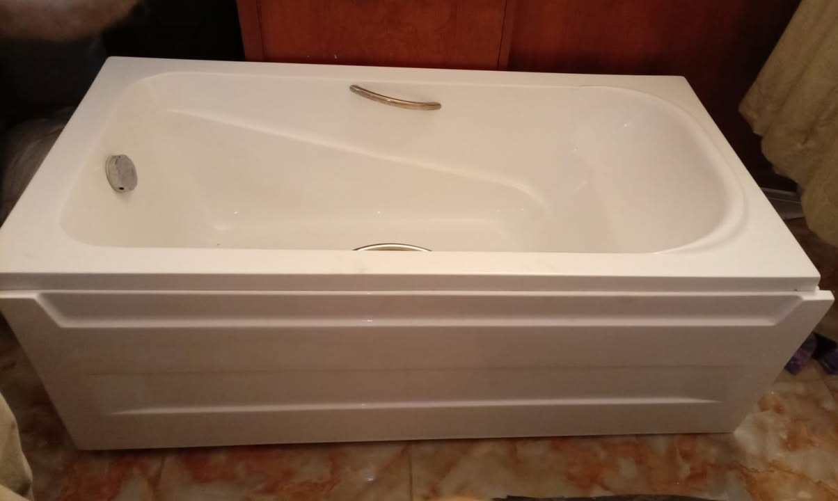 السلام عليكم
بانيو للبيع اكرلك جاهز مستطيل قياس (70X140) استخدام قليل السعر 175 الف العنوان : بعقوبة-للاستفسار الاتصال
***********
