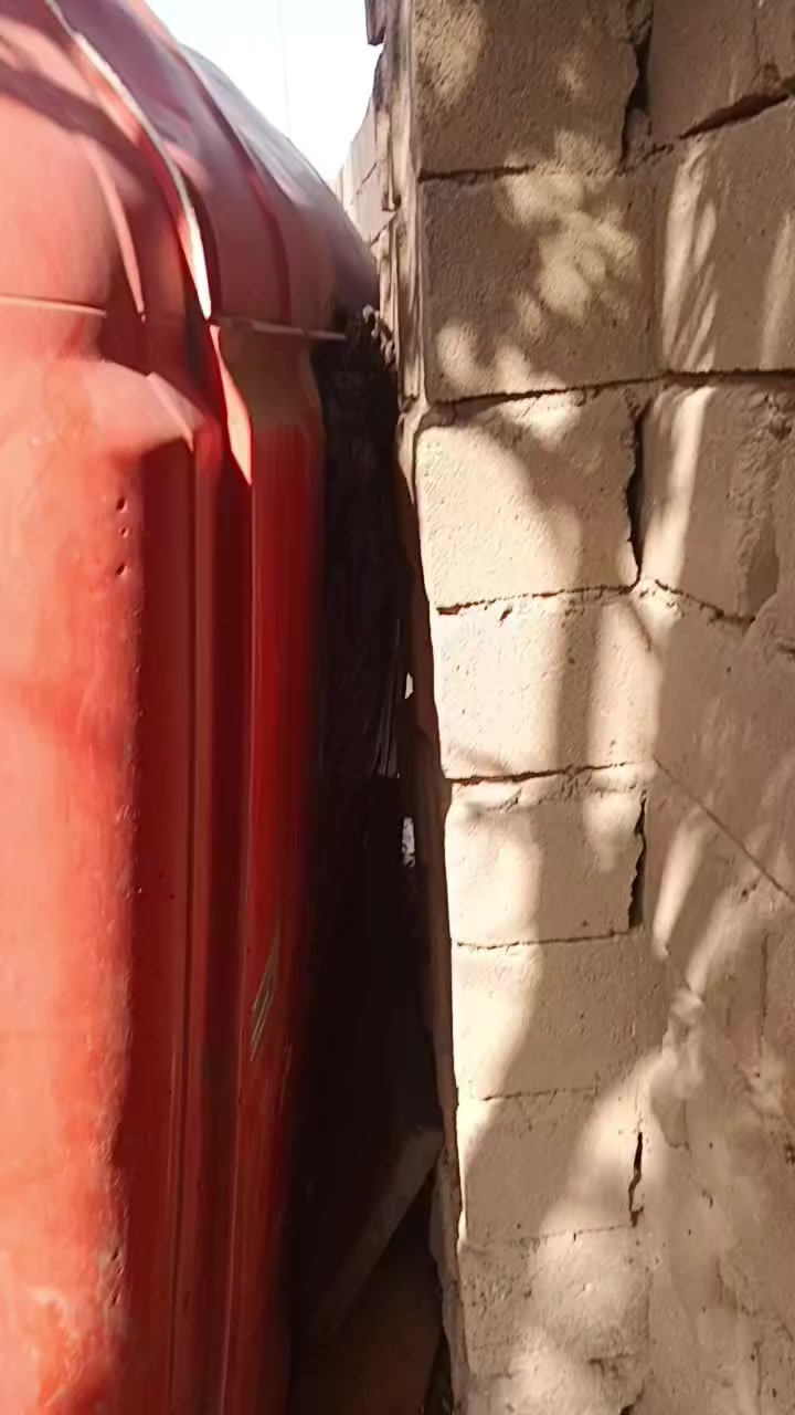 سلام عليكم خوان قمارة للبيع بسعر مناسب عطرهه والقود وياهه ***********
