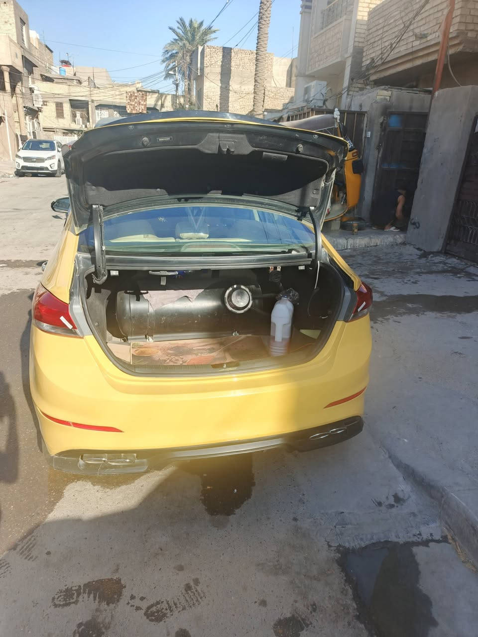 سلام عليكم النتره هونداي موديل2018للبيع مكينه 2000دوش السياره جاهزه من كلشي حادثه باب وچاملغ اليسره بس ولطخه منشوره السعر 127بيه مجال حك الجيه العنوان بغداد الجديدة الاستفسار ***********
