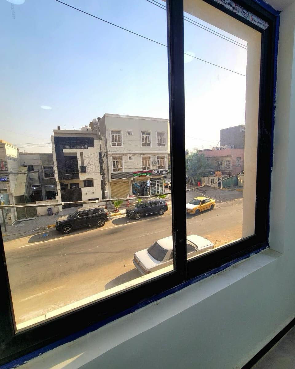 بناية تجارية للبيع ( عمارة  حمورابي ) مكونه من 4 طوابق ونص
بناء سنة 2025
في بغداد / قرب ساحة اللقاء / شارع مستشفى الطفل المركزي
واجهة 6.10 متر
 واردها الشهري ( 5,500,000 ) دينار خمسة  ملايين وخمسمائة  دينار عراقي
مساحتها 98 متر واقع الحال ( 104 متر ) 
تحتوي على ( 7 )شقق محلات عدد (2) تحتوي كل شقة على ((  صالة + مطبخ + غرفتين نوم + صحيات )
للاستفسار اكثر 
الاتصال
***********
***********
