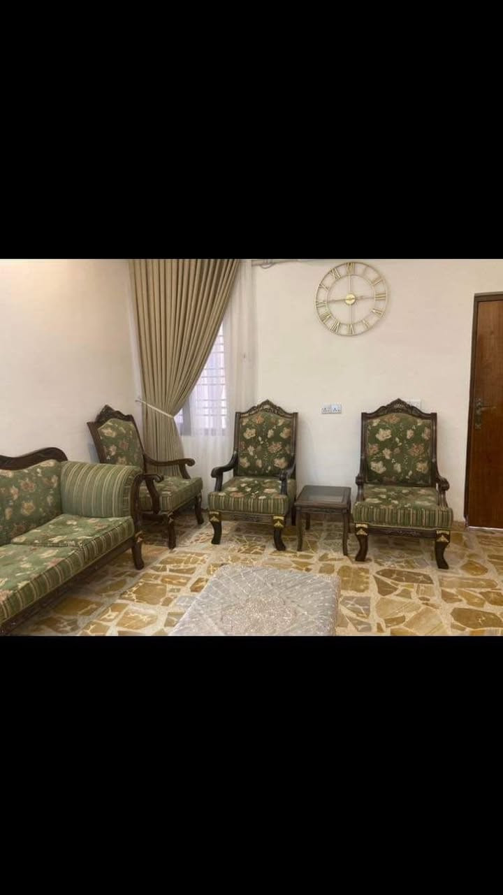 تخم نظيف ٩ مقاعد مع طبلات للبيع 
ميز تلفزيون 
التخم ٥٠٠ الف
بغداد الحريه


**إذا كنت صاحب هذا الإعلان وتريد حذفه لأي سبب، رجاءا أرسل رسالة إلى الدعم الفني**