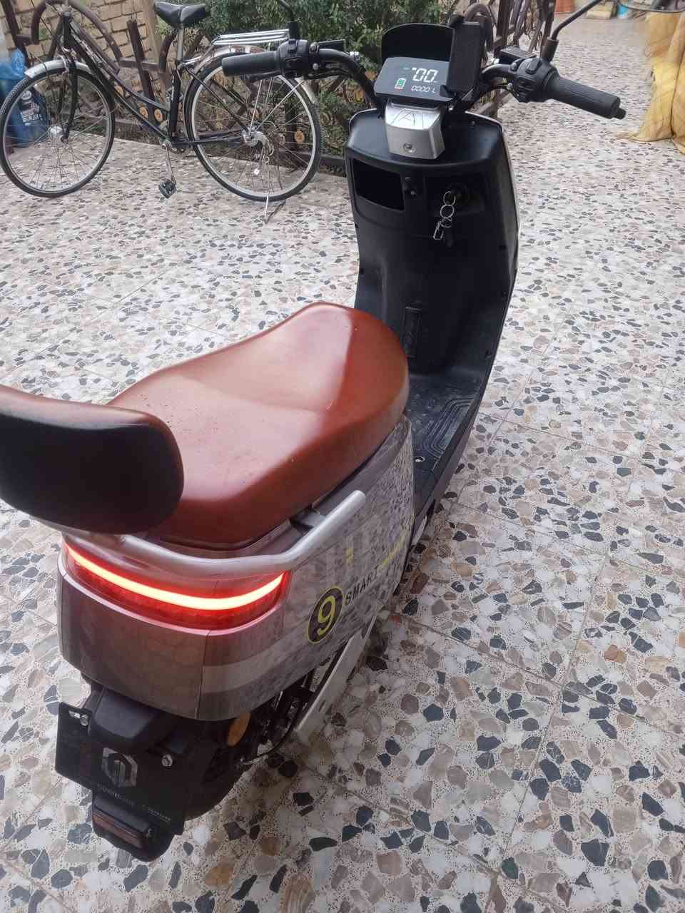 دراجه شحن للبيع مكان خاجيه ***********
