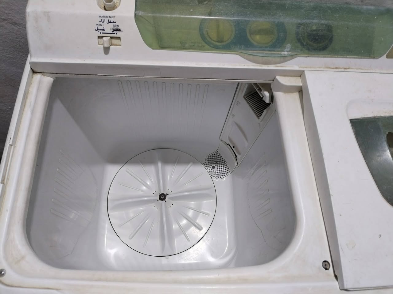 للبيع غساله
هيتاشي اكبر حجم 
غسل وتنشيف فوول
 ماخذيهه جديده ب450 

هسه عارضهه ب 75 الف 

العنوان الرمادي5كيلو
 شراي اتصل 
اذا مو شراي لا تعلق ولا تراسل

هـ***********
