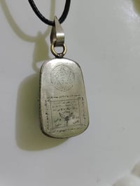 قلادة • عقيق أخضر • تحصين