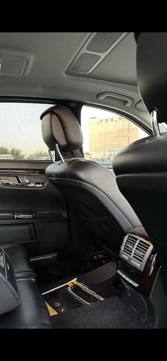 ***********اس 550 ٢٠٠٧ ماشية ١٥٠ الف كيلو متر
وارد يابان مكفولة فقط جاملغ خلفي كلير مال يابان 
ابواب شفط كلشي بيها شغال 
صفر مسج بدون عطل ولا كلوب معلوك . ادامه كاملة جاهزة من كل النواحي تخم تاير جديد دنلوب 
رقم انكليزي شبه مميز***********
