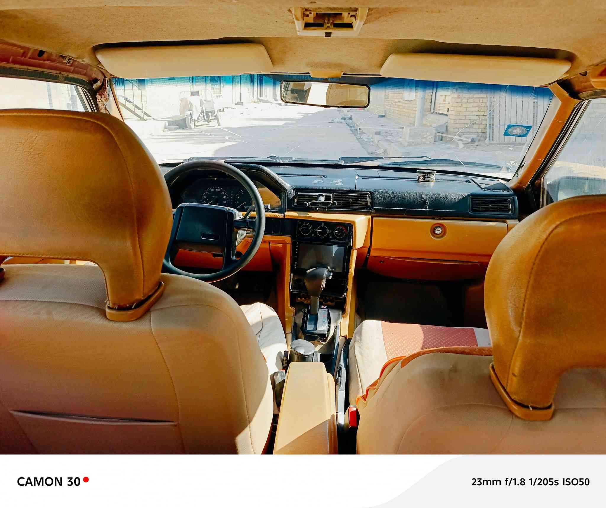 فالفو للبيع 940مديل 1993 بيه محرك 2500 سنويه باسمي مصبوغة عام مكفوله من الضربه السعر ٥٠ وبيها مجال للتواصل ***********
