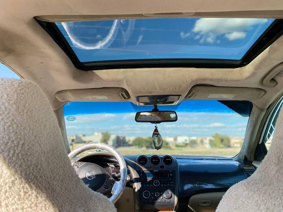 نيسان التيما ٢٠٠٨ 
سيارة فول فول مواسفات 
كشن كهرباي سقف سلايد . بصمة 
داخل فورميگا اربع جام كهرباي 
حاسات شغاله لايتات امرايه 
كهرباي كله شغاله 
سنةوي جديد رقم جديد بسمي
گير و محرك مكفول كله جديد 
سيارة جاهز تبريد شغال 
صدر امامي خلفي جديد 
بيها ٣ قطع صبخ و نص بدون دواخل 
 
سعر ٦٩ ورقه
0772 843 0350
