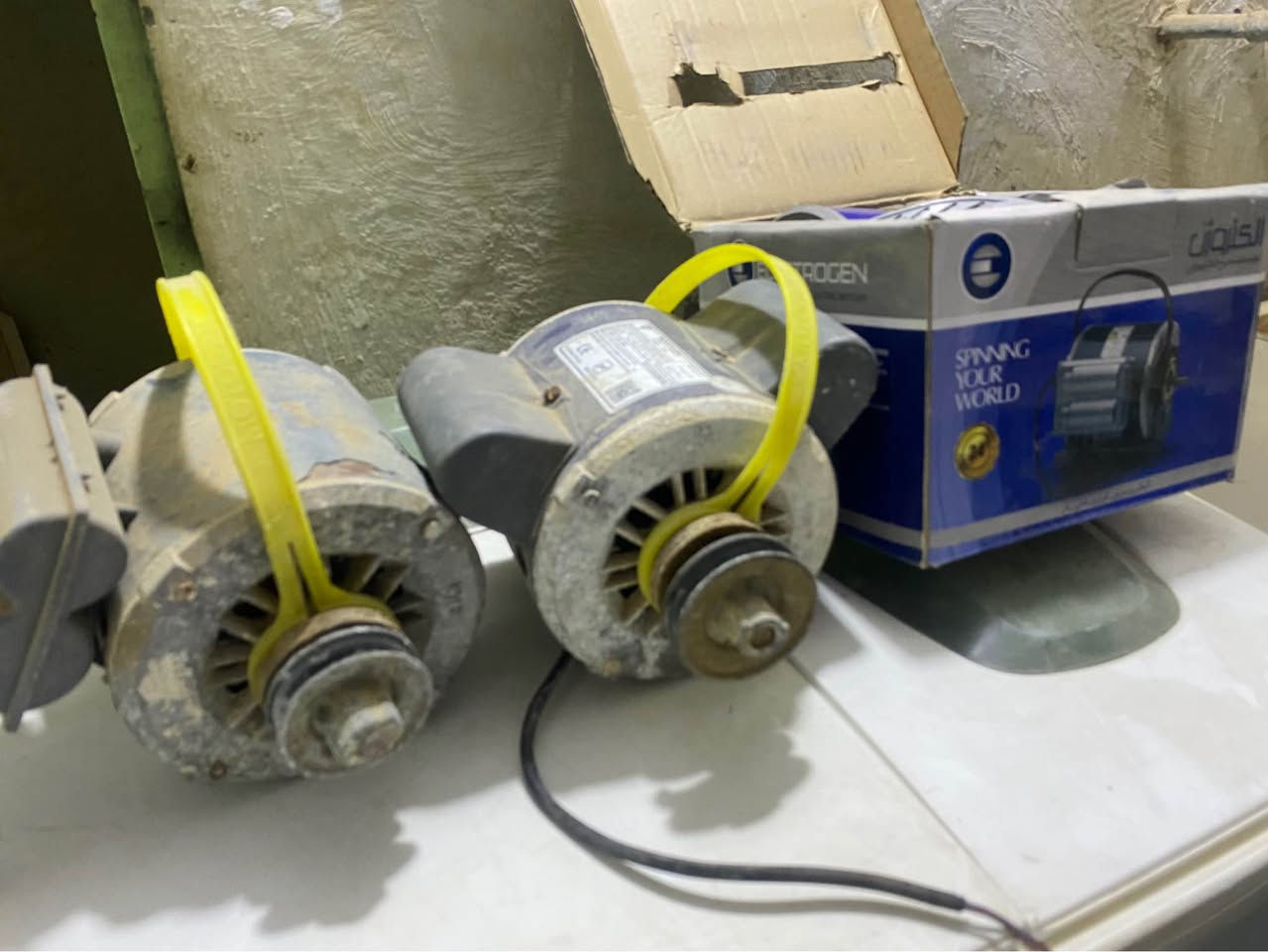 مزاد انس الوندي 

ماطور مبرده حجم 2 ونص سرعتين عدد 3 كلش انظاف واحد منهن جديد بعده شلع ب 135 الف 

تلفزيون حجم 32 نوع شينون كامل شاشه بدون اطار سعر 80 الف مره لو مرتين مشغليها بعدها النايلون بيها وبالكارتونه مالته 

للاستفسار مراسله الصفحه او اتصال  عل رقم 

***********

عنوان بختياري اول شارع السيطره قبل خليل ابو باله خناقين, ديالى
