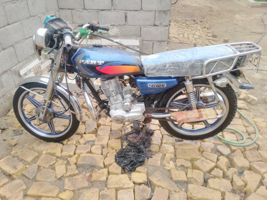 سلام عليكم دراجه للبيع بارت موديل ٢٠٢٠اوراق ستنساخ تواير جيس ثنينهن دراجه نضيفه محرك  بس بتسم ولفات قبل ثلاث سنوات نعمه دراجه لا تبخر ولا تنقص ولا نضيح دهن محرك نضيف دبلات اشاير كلشي شغال مكاني ناصريه اصلاح سعرها ٦٠٠وبيها مجال شراي تفضل خاص مو شراي لا تراسل وهاذه رقمي ***********
