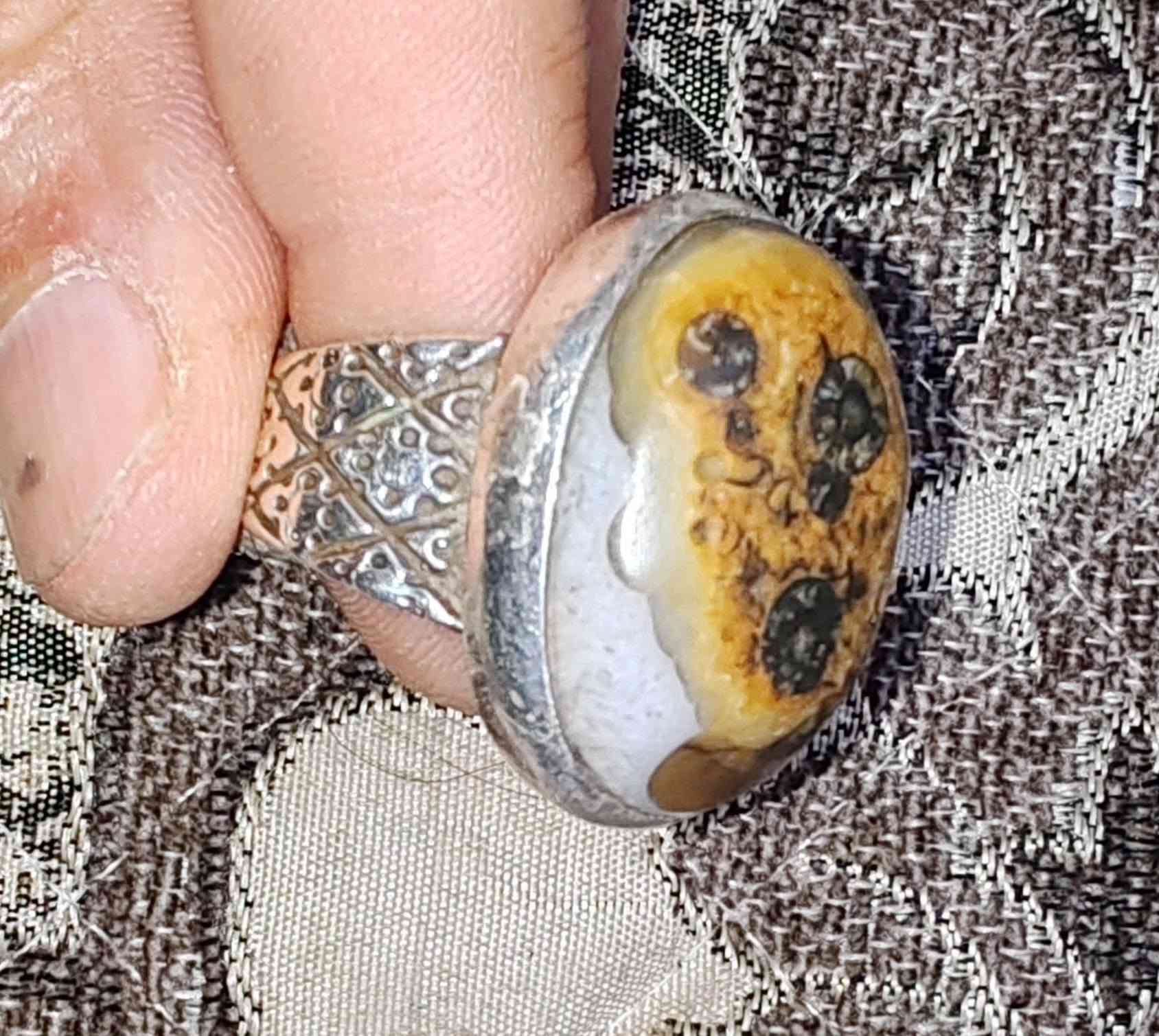 محابس للبيع كلمن وسعره
1-عقيق تمري مجزع اصلي وثقيل السعر 75 قفل
2-لازورد اصلي مال مفاصل وثقيل السعر 80
3-عقيق مشمشي اصلي 70
4-عين النمر اصلي ونادر 70


**إذا كنت صاحب هذا الإعلان وتريد حذفه لأي سبب، رجاءا أرسل رسالة إلى الدعم الفني**