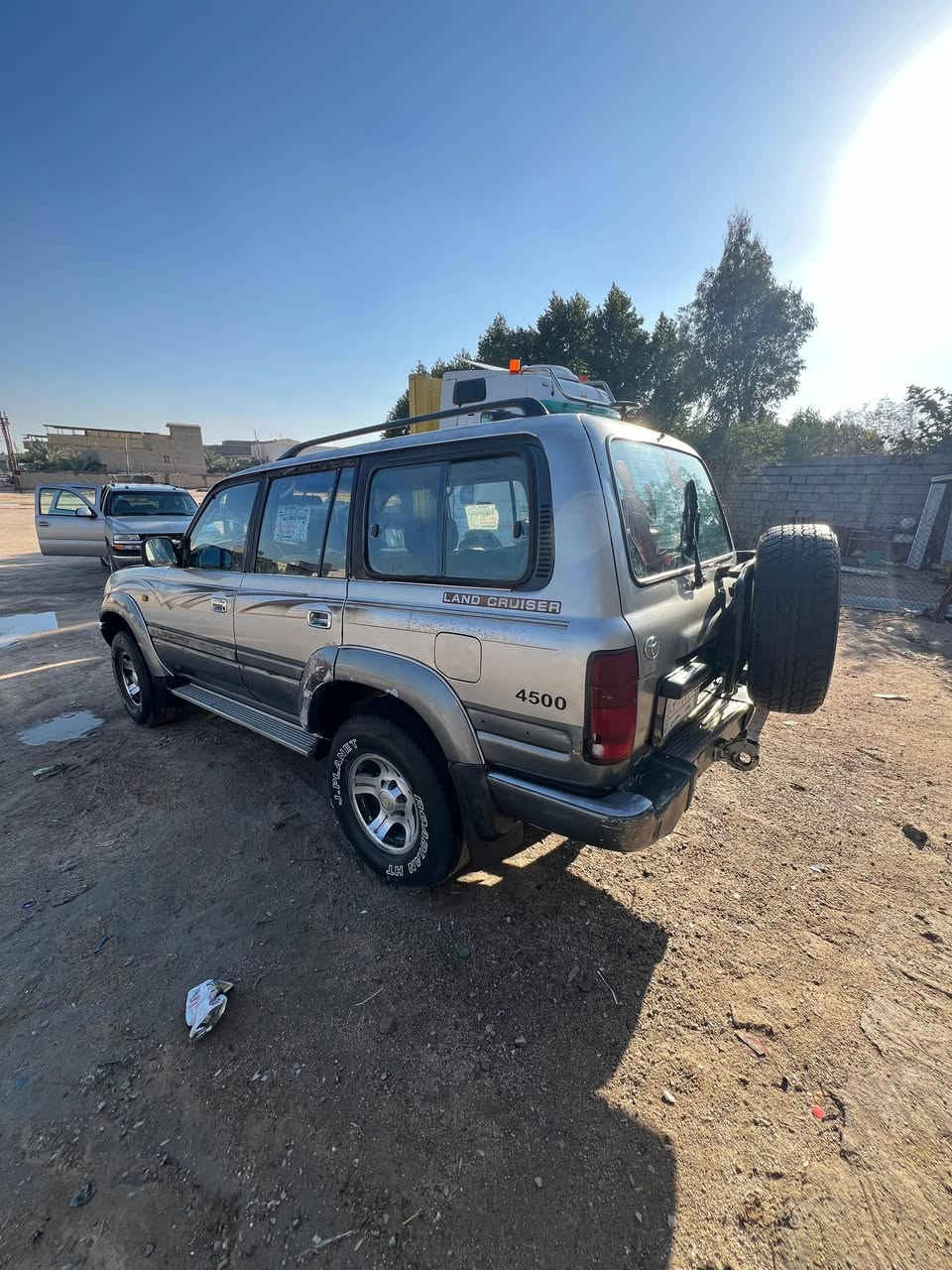 السلام عليكم لاندكروزر موديل 1990 السعر 60 وبيها مجال
للاستفسار الاتصال على الرقم 
***********

