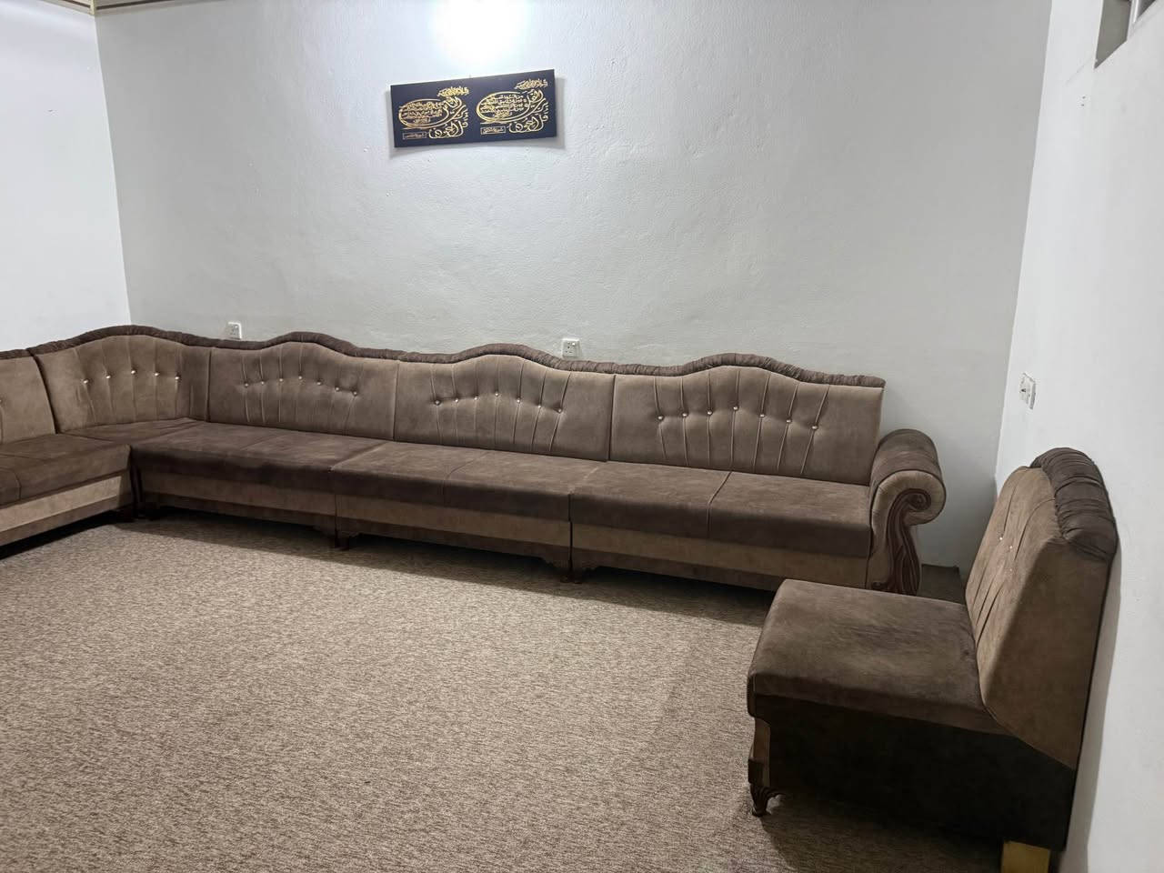 ديوان حرف Lمستعمل. 14 نفر. خشب واسفنج نضيف. جدا    سعر 225 الف 
عنوان دهوك مالطا *********** دهوك, العراق
