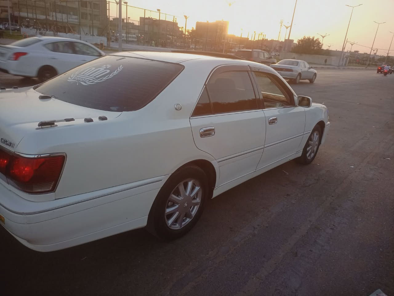 ملكه موديل 2000تقل كصه قمارة رقم بصرة تحويل ثاني يوم فتحه لون صدفي لولوي محرك كير تبريد حداديه جاهزة مكان بصرة السعر 77اومراوس ***********
