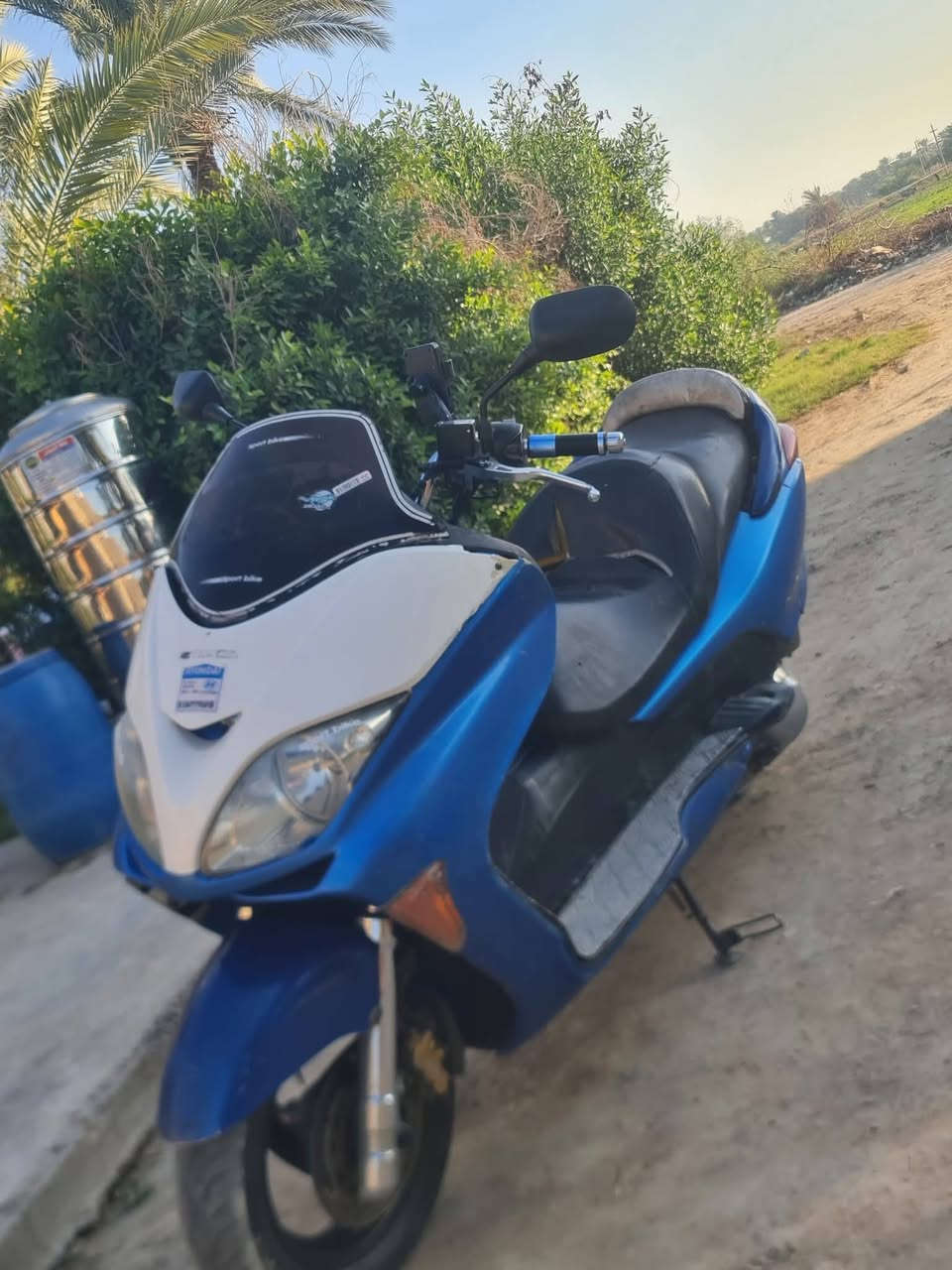 اسلام عليكم دراجه فورزه 08 محرك خير من الله شلعه ومعدل لاتنقيص ولا تبخير كفراته يرادله ترتيب حساس استاند شغال لايت زنون عالي ناصي شغال بيه نقوصات بصيطه 450وبيه مجال مكاني بغداد اللطيفيه ***********بي وات ساب او***********
