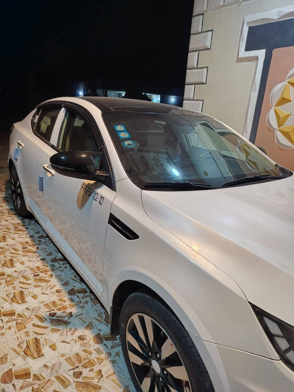 السلام عليكم أوبتيما موديل ١٢ خليجيه كفاله عامه عدا رصعات خفيفه سياره كفاله كير محرك رقم بغداد بسمنه تحويل مباشر سعر ١٤٣ وبيه مجال بسيط للتواصل الاتصال على الرقم ***********
