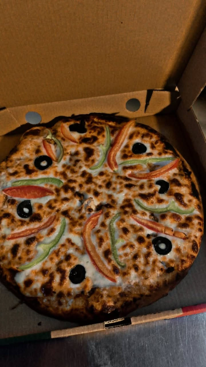 خلفة بيتزا مدينه الصدر يوميه اقل من 30الف ما شتغل التصال او وتساب ***********
