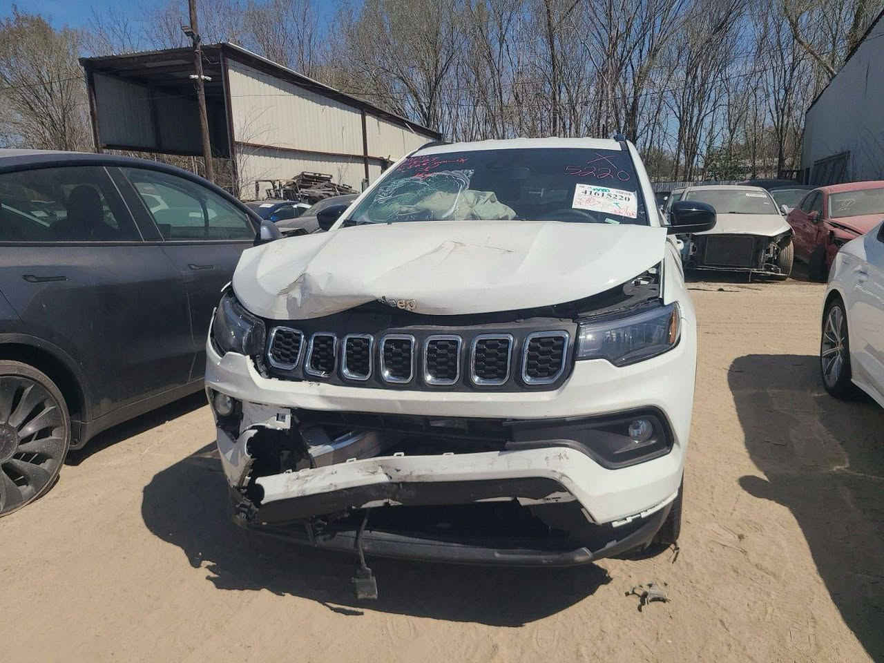 سلام عليكم عندي جيب كومباس للبيع 2024 مثل ماواضح بصور السعر 155
***********
صور الحادث👇
