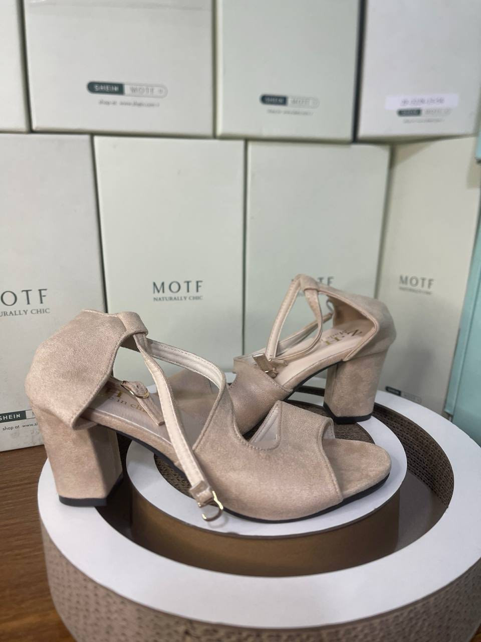 السلام عليكم 150 زوج سعر الزوج ب الفين دينار شرط القطع كلها جديده بدون تالف. ابيع شلعة فقط بس الشراي يراسلني


**إذا كنت صاحب هذا الإعلان وتريد حذفه لأي سبب، رجاءا أرسل رسالة إلى الدعم الفني**