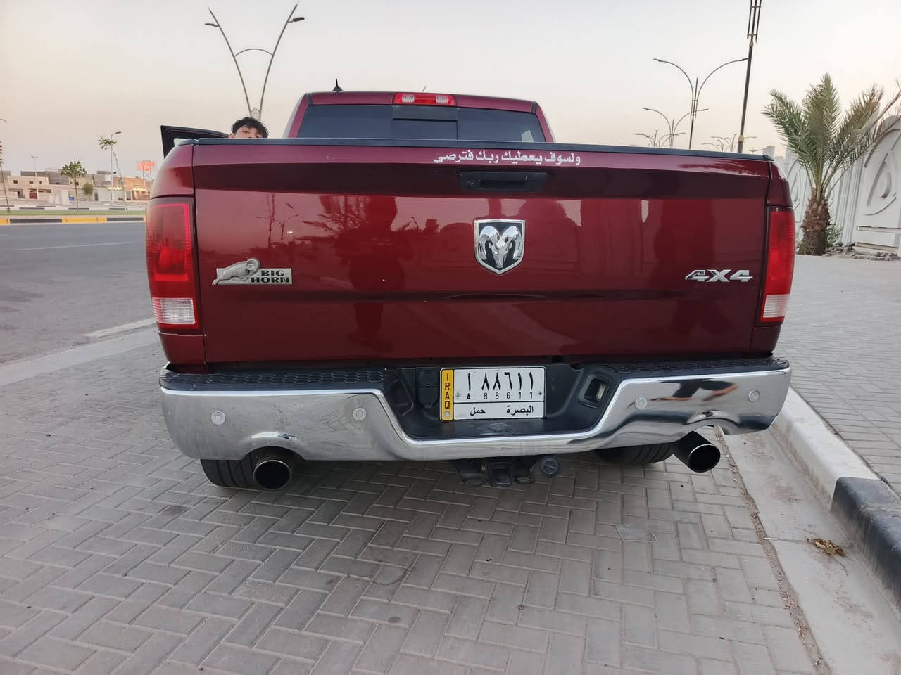 السلام عليكم                 
رام كلاسك 2019 
فول سياره ورد مريكي 
حادث جاملغ وبنيد 
سياره بيه صبغ جم قطعه جماليه جديده بدي طويل وباب طويل منضومه غاز كامله  
ويل سعره 750 تخم تاير بلكرتون جديد سياره جهازه الخير مكينه كير بلكرتون شرط 
مكينه 8 حداديه جديده عليه دامه كامله مكان بصره القبله
السعر 165 وبيه مجال سعر مناسب 
 *********** السفسار
