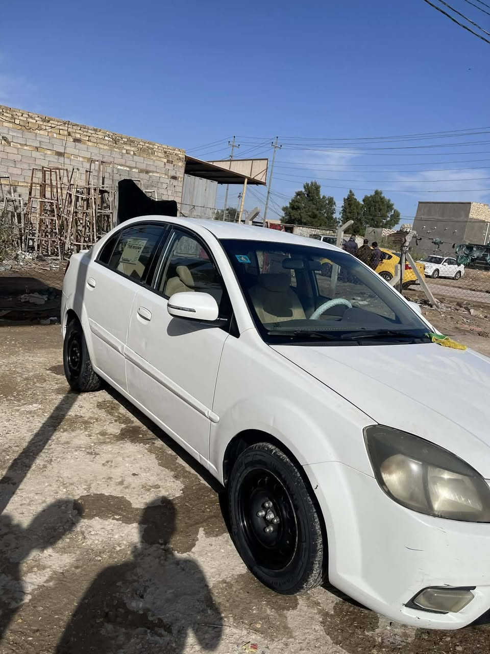 سلام عليكم
كيا ريو موديل 12خليجي 
للبيع سياره كفاله من تبديل والصبغ والضربه 
سعر ٨٢وبيها مجال 
مكاني الديوانيه الحمزه الشرقي 
رقم ***********
