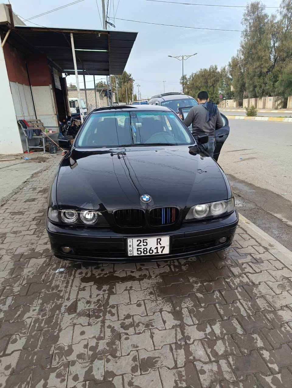 سلام عليكم BMW بومه محرك 528 سياره بل شرط نضيفه صبغ عام للجماليه بدون حادث سعر١١٠ وبي مجال شراي خابر *********** عنوان كركوك كركوك, العراق
