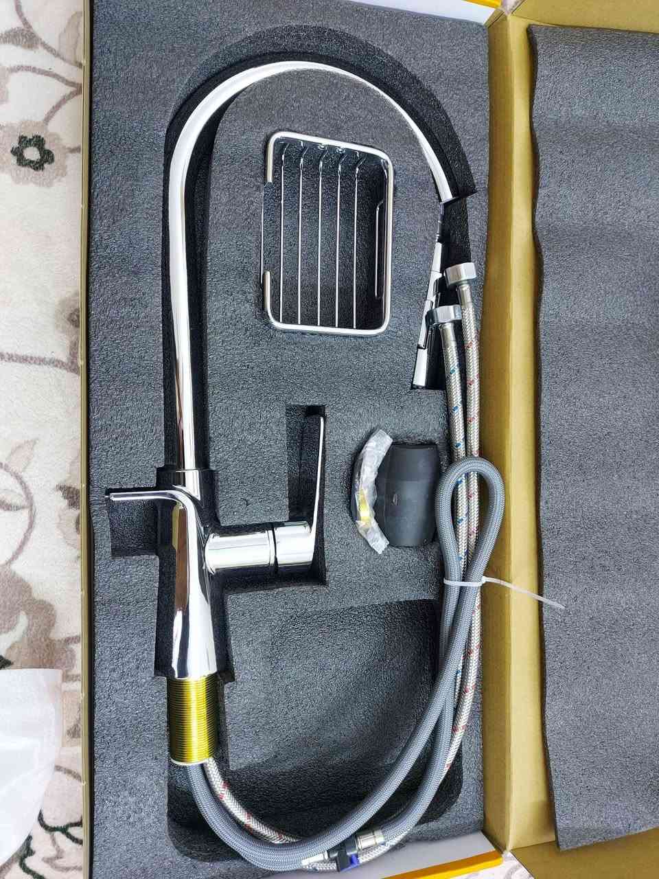 خلاط سنك مطبخ مغسلة موديل حديث 
رأس ساحب مرن 
ثقيل نحاس اصلي 100% 
السعر 35 الف شامل اجور التوصيل 
مكاني بغداد مشتل حي المعلمين 
***********
