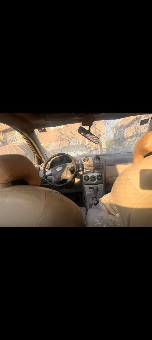 بي واي دي متروكه بس تشتغل هيئة وغرامة مصفرات وبأسمي شرط التحويل السعر ١٥
*********** 
المكان بغداد
