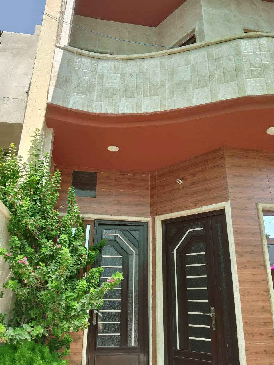 مكتب أبو شهم مكتب أبو شهم الصميدعي للعقار 
🏠دار للبيع زيونه السعر جداً مناسب 
________________________
التفاصيل:🖊🖊
♦️موقع مميز منطقة راقية 
بناء حديث 
♦️دار طابقين 

♦️  الطابق الاول /غرفتين نوم/كراج /مطبخ/  هول وصحيات 
الطابق الثاني غرفتين نوم وهول وصحيات 

جمعيه حمورابي 

_________________________
المساحة : 📐📐
♦️مساحة الدار 100متر
الواجهه 5متر
_________________________
موقع الدار 🚩🚩
♦️موصل حي زيونه قبل دائرة المرور 

_________________________
الاستفسار  مكتب أبو شهم الصميدعي للعقار 
للمزيد من الاستفسار الاتصال على الارقام التالية:

☎️***********☎️***********☎️
