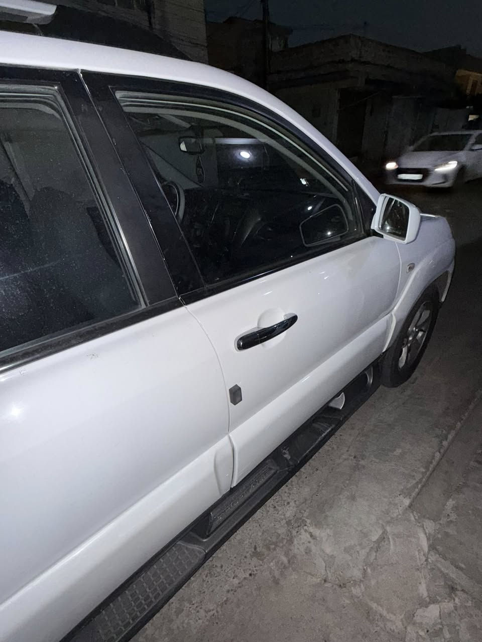 كيا سبورتج موديل 2009 رقم اربيل كير ومكينة وتبريد شرط والسيارة جاهزة ماينقصها شي الضرر حاملغ اليمين وشبر من الباب النفر الامامي اليمين صبغ فقط رقمها اربيل شرط التحويل وسنويتها ساقطة بس وسعرها 125 وبيها مجال 
للاستفسار التواصل مع الرقم 
*********** 
موصل
