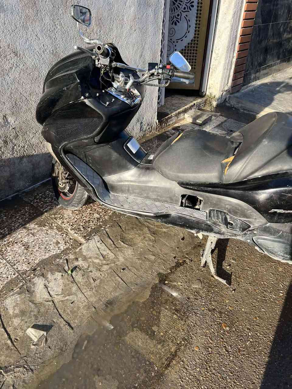 السلام عليكم
فورزه 08 جاهزه مناقصه شي بجم بومه
الغزالية 
السعر 550وبي مجال
0771 142 4771
