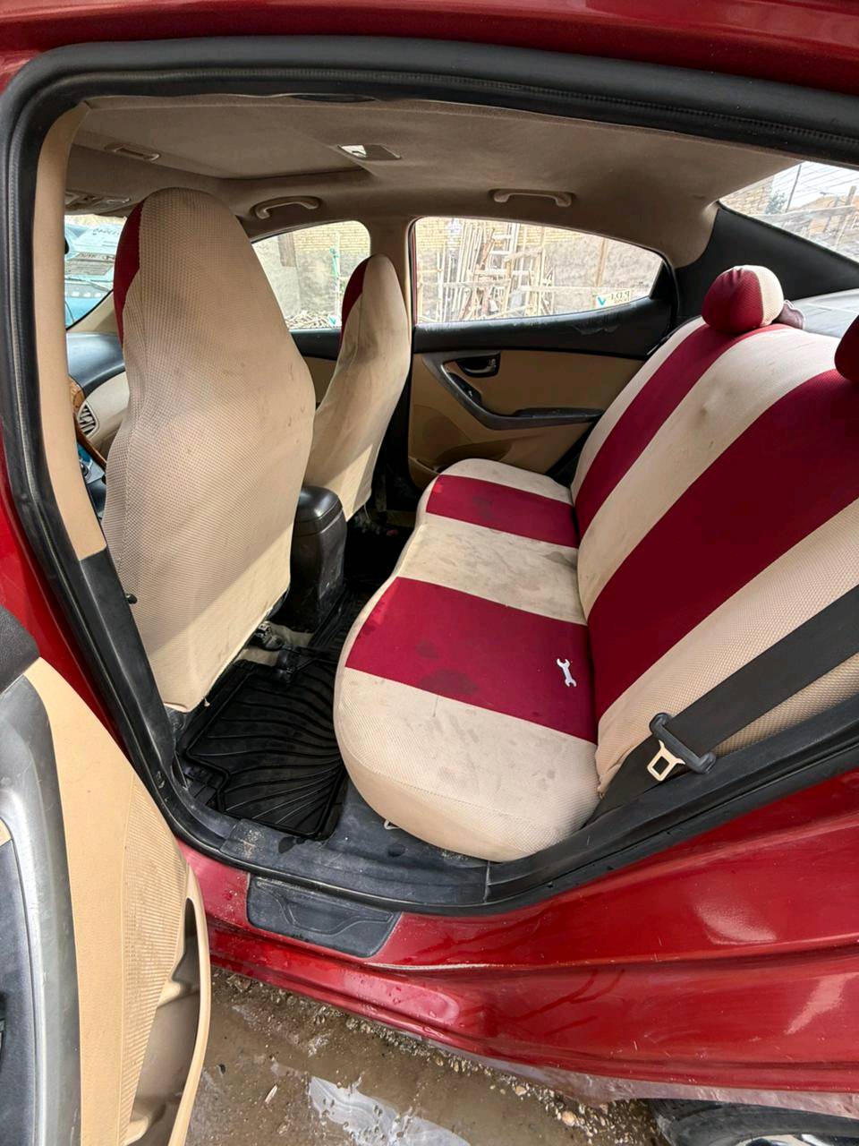 سلام عليكم عيني سياره للبيع النترا هونداي موديل 2013مكفوله بس قبق جنطه وداخل يخبل امانت الله خوش سياره نضيفه اربعه سلندر بسعر 112ورقع وبيها مجال للشرايه عنوان كربلاء ملحق فارس قرب محطت باب كفيل 
ملاحضه: رقم يجي وياها 
