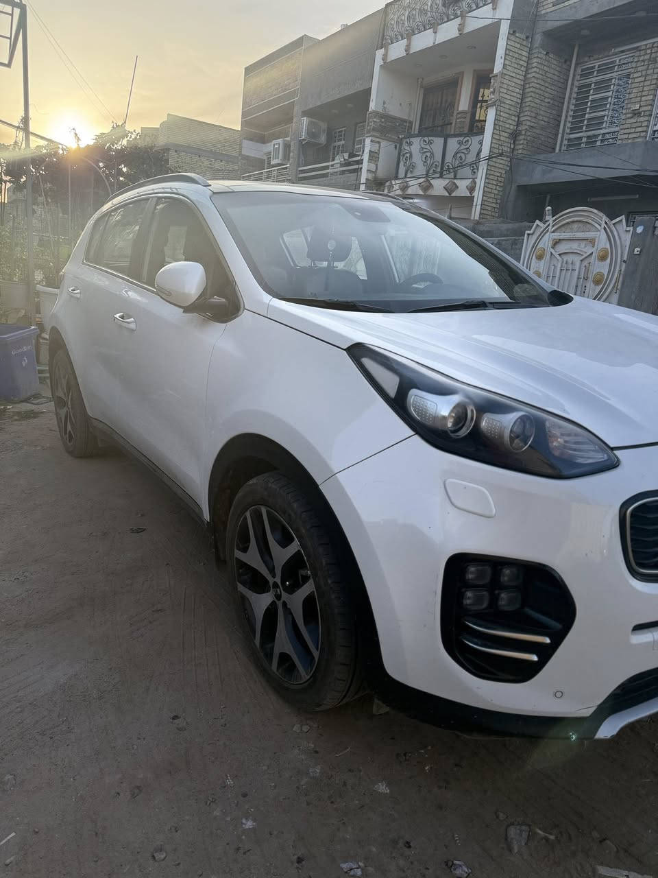 سلام عليكم للبيع سبورتج 2018جتي لاين اعلا فئه بلسبورتج رقم بغداد الجديدمكينه 2000 دوش ماشيه 135 حقيقي السياره بيه 3 قطع صبغ ومشتغليه شغل درجه اولى ومرتب والسياره احلا من الصور السعر 175 وبيه مجال للستفسار اتصل *********** متواجد فقط واتساب او الاتصال على الرقم
