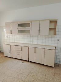 كاونتر خشب 5 قطع للبيع السعر 250 وبيها مجال 07701273926