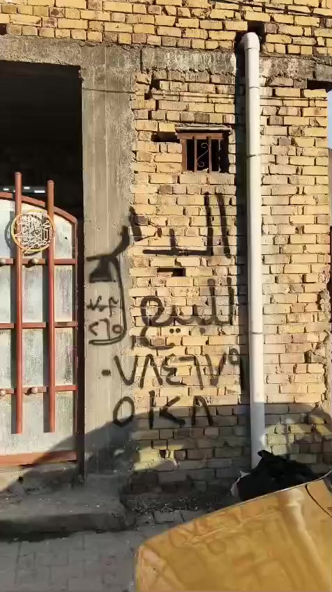 سلام عليكم دار للبيع مساحته 110.بي ثلاث غرف نوم واستقبال واجهته ع شارع العام عرض الشارع 20 متر
 العنوان شارع 30 قرب جامع الصديقه فاطمه الزهراء ع الي يريد الاستفسار يتصل ع رقم ***********
