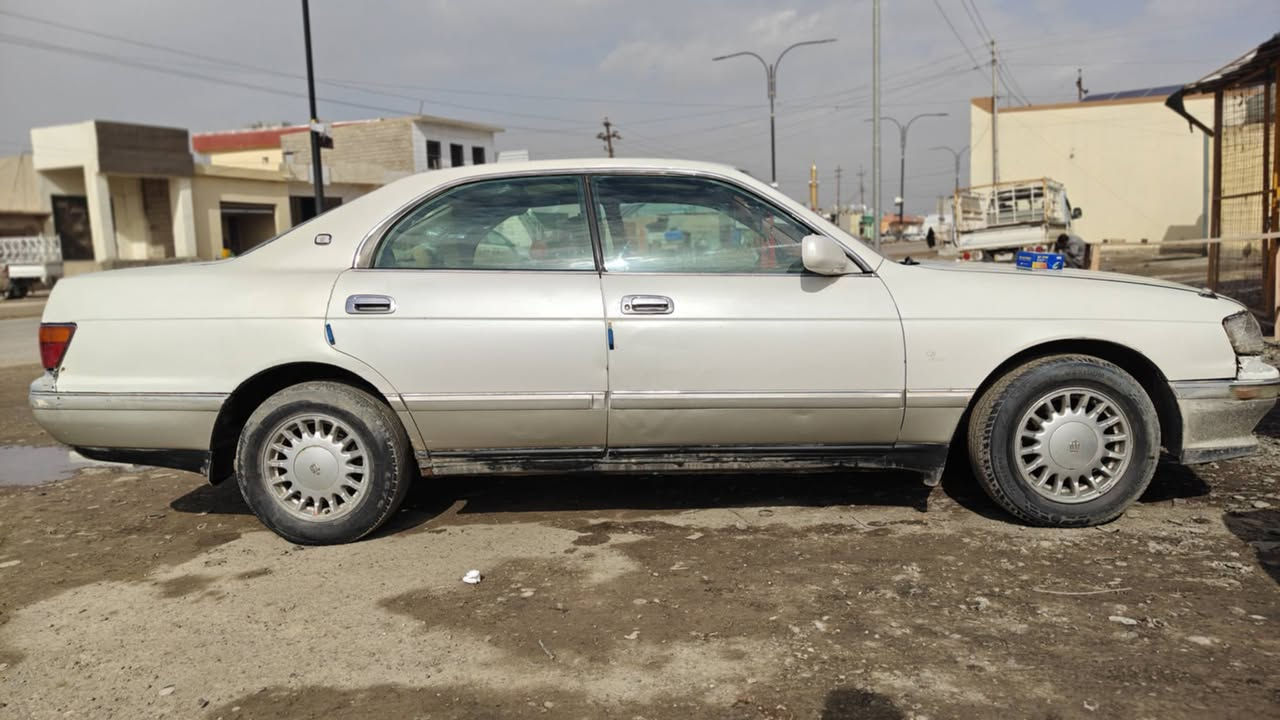 السلام عليكم مكلف بل نشر بطه للبيع گير محرك نظاف تدفئا تبريد صدر تايرات باتري جدد ملاحظة مگصوص فوگ جوه رقم نكليزي بسمي شرط التحويل
السعر 50 وبيها مجال.   ***********
