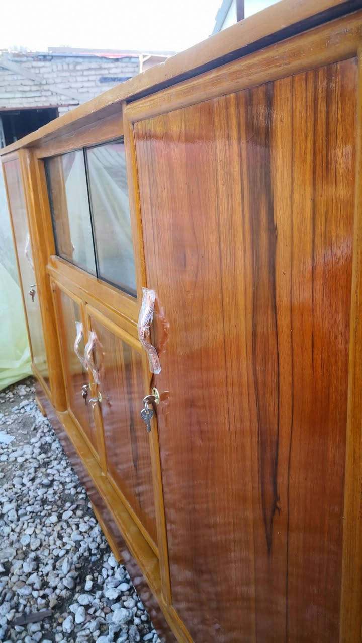 بوفية صاج تسگام مستعملة تم تجديدها بالكامل
طولها : مترتين و ١٥ سم
ارتفاعها : متر و ١٥ سم
صبغ جديد
قفالة و يدات و رفوف و جام كاملة من كلشي
السعر : ١٧٠ الف
النجف حي العسكري
*********** النجف, العراق
