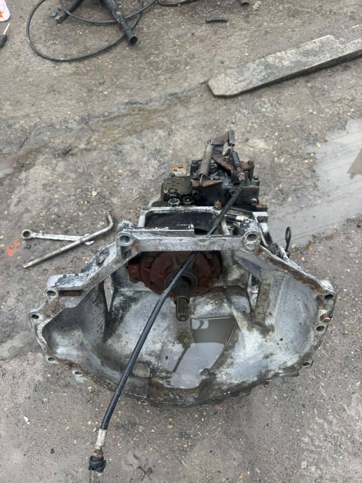 بيع وشراء وتصليح كافه الرافعات الشوكيه وادوات الاحتياطيه بغداد كراده الاستفسار *********** 
077426525
