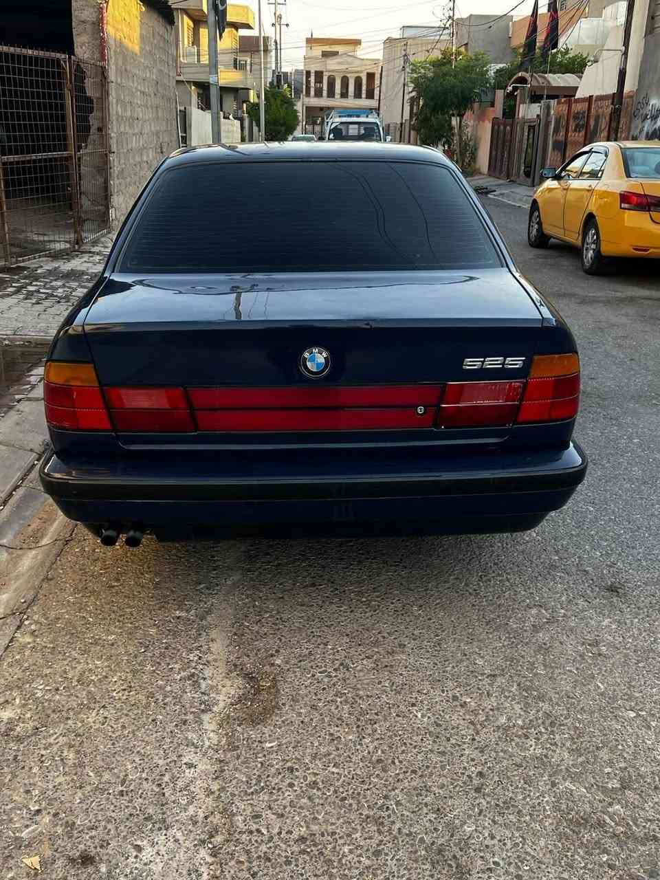 السلام عليكم
بي ام دبلیو  موديل1992 525iA  كير اوتوماتيك اصل وفصل بدون صبغ فقط ثلاث قطع بدون ضربة بدون قطرة معجون تبريد وتدفئه يشتغل كير محرك اكسل كفالة جام كهربائي دركة m غرفة داخل جديد بمعنئ الكلمة قبل ثلاث ايام شديتها كهربائيات كامل مكمل اي نقص ما بيها سنوية بسمي 2031 وهزة وبراد جديد السيارة جديدة مكاني كركوك السعر 70 بي مجال الشراي يتصل ***********
