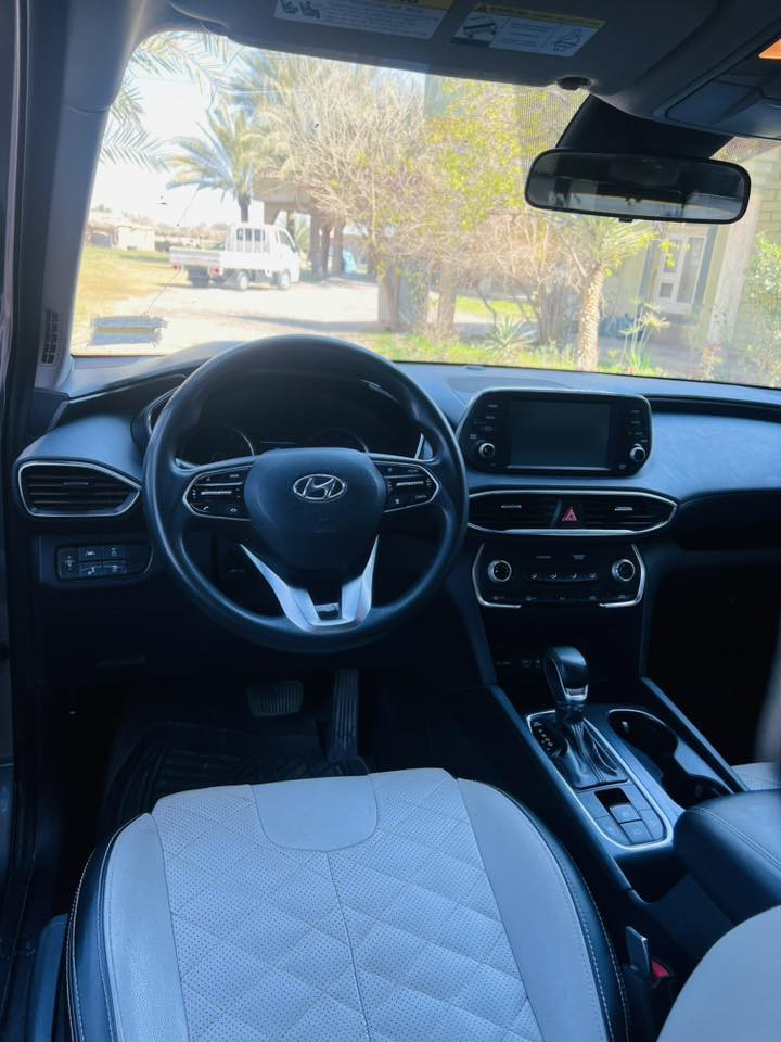 السلام عليكم سنتافي وارد امريكي بيها باب بدون. دواخل خلفي موديل ٢٠١٩ السياره نضيفه متعاقده كلشي تبريد. تخم تاير صدركلو. جديد سياره مامتعوبه رقم. صلاح الدين بسمي تحويل ثاني. يوم السعر ١٧٥ بيها. مجال. بيع. او. مراوس حسب الطلب  الاستفسار *********** ***********
