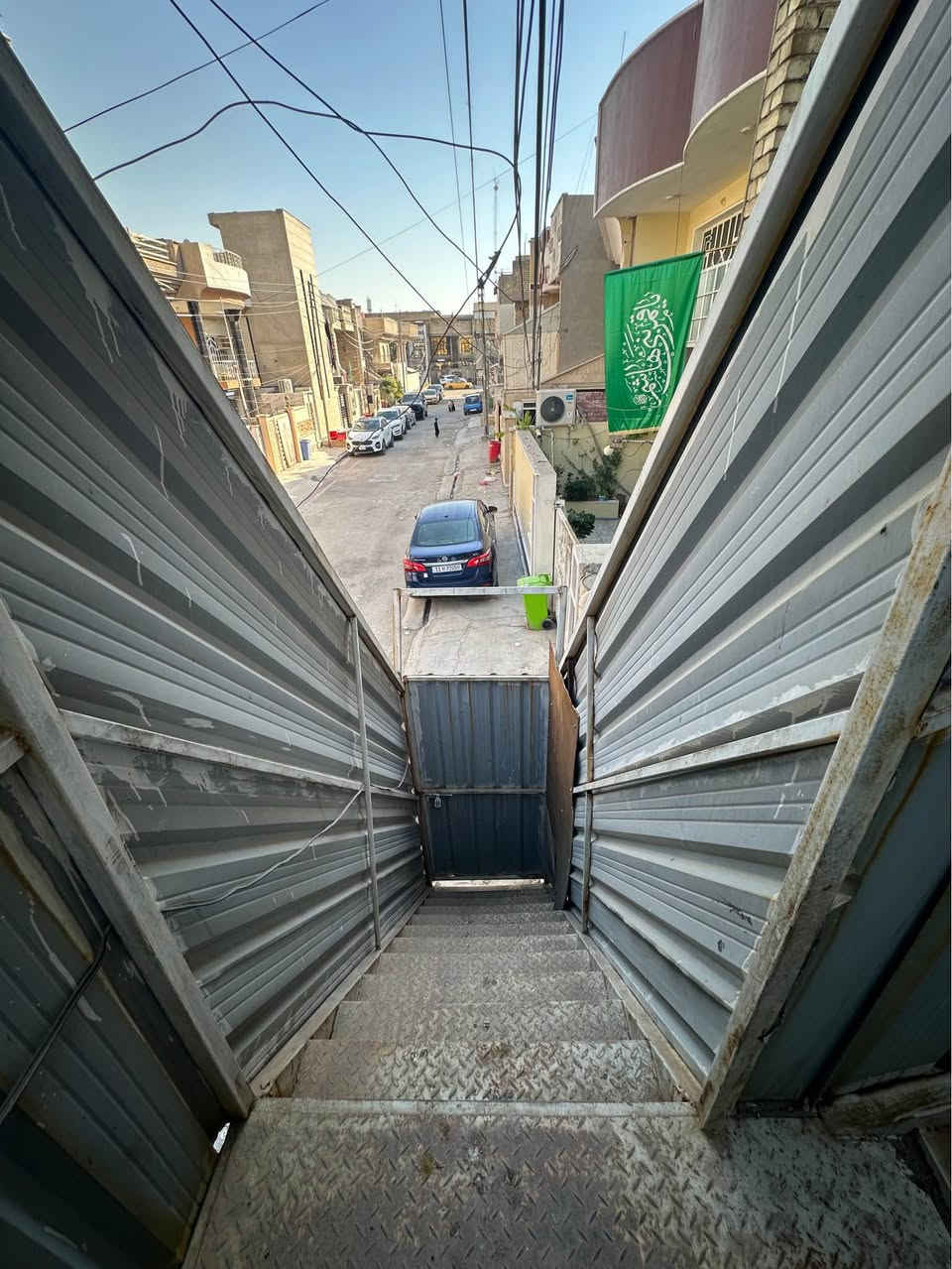 للبيع درج حديد مستعمل، قوي ومتين، مع تغليف كامل من مادة الجينكو  لحمايته من  وحديد البايات كورنر الدرج بحالة جيدة كما هو موضح في الصور المرفقة الموقع بغداد البلديات  التواصل دايركت او على الواتساب *********** Colombo, Sri Lanka
