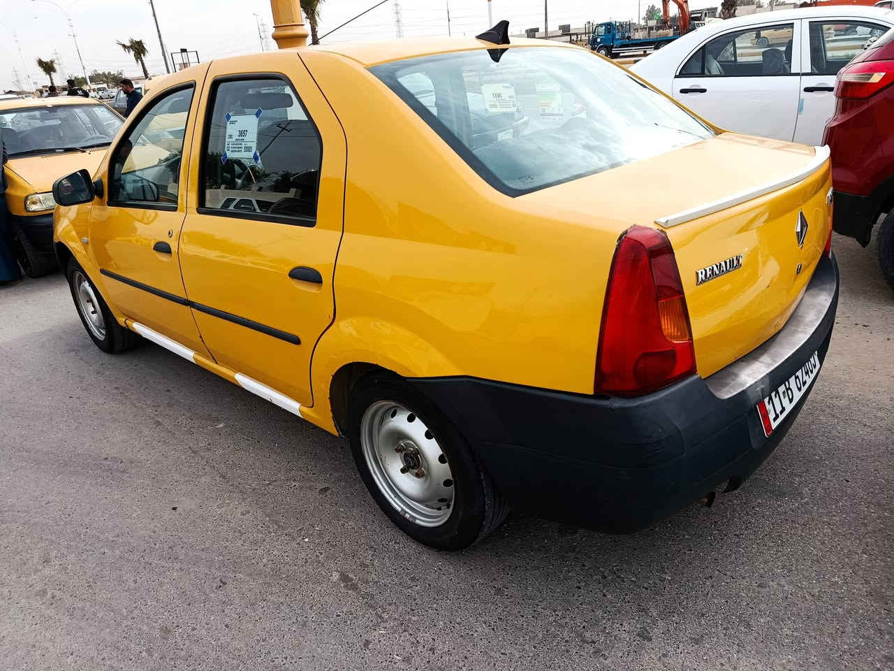 رينو موديل 2012 سياره جاهزه مكينه كير حداديه شرط
سنويه لل،2029
 مصفره هيئه وغرامات  
سعر 38 ورقه وبيها مجال 
بيها دحجه بسيطه يم قبق بانزين والباب ومصلحه وكامله 
***********
 غير متواجد على فيس
