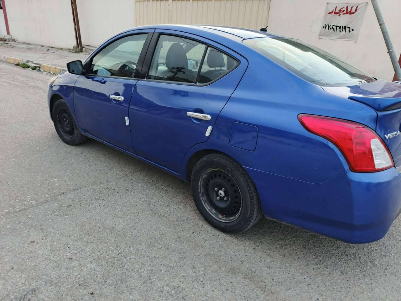 نيسان فيرسا موديل 2017 بيها 3 قطع صبغ اثر شخط بدون ضربه وبدون دواخل كير اوتماتيك محرك شرط مامفتوح رقم سليمانيه دولي سنويه رقم كوله جديده شراي خابرصاحب السياره هذا رقمه *********** سعر 77ورقه
