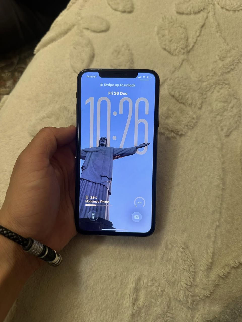 سلام عليكم للبيع أيفون ١١ برو ماكس ذاكره ٢٥٦ و بطاريه ٨٥% مبدله ماستر اصليه وكاله مال ماستر و راجع وتر بروف يعني ما مفتوح بلادي راجع 
الجهاز أي خلل مايي كلشي شغال وانطيك بي ضمان اسبوعين بدون ملحقات و سعره 330 ألف و بي مجال للطيبين مكاني ببغداد العامريه و هذا رقمي بي واتساب فقط *********** هذا
